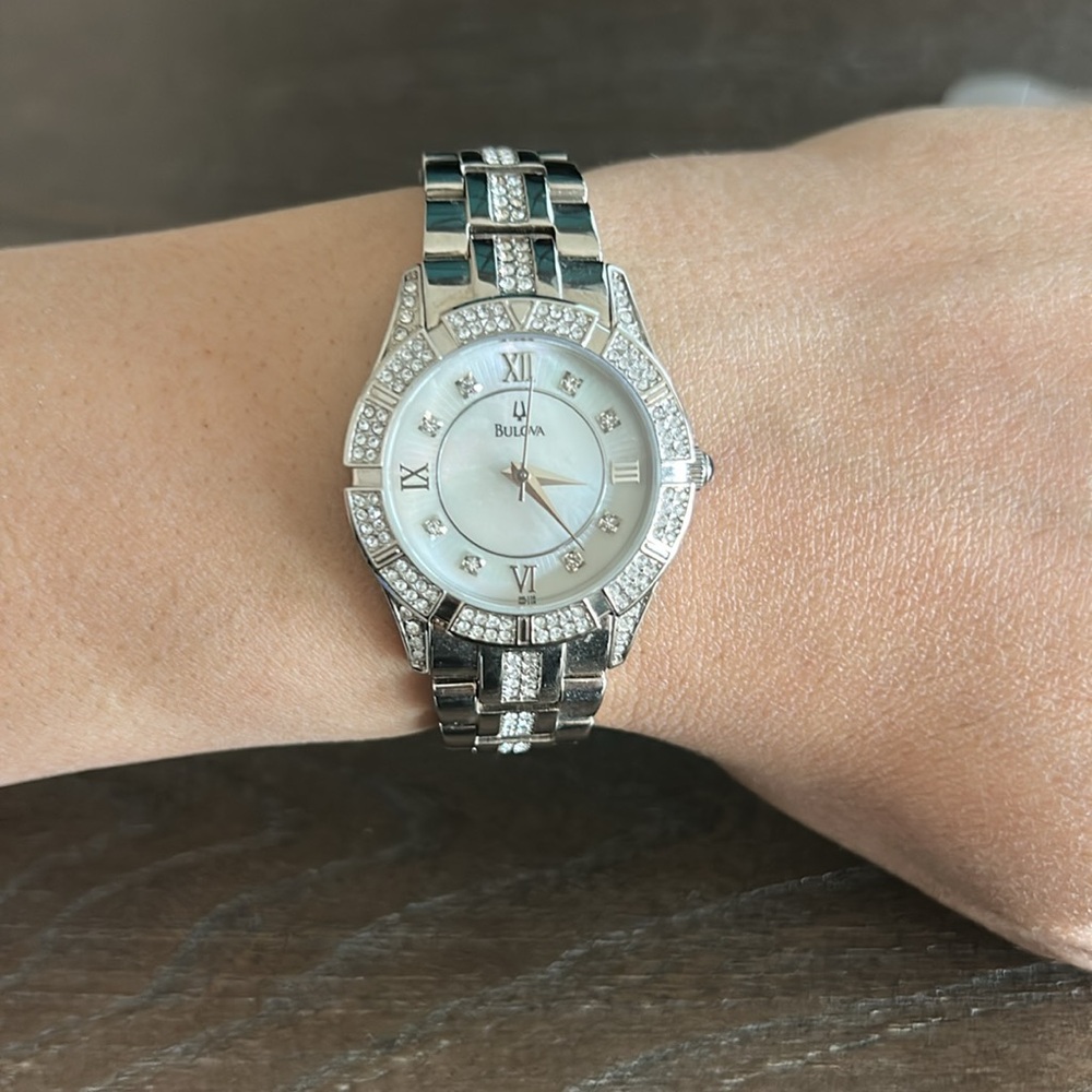 Beautiful Bulova Watch - Picture 2 of 7